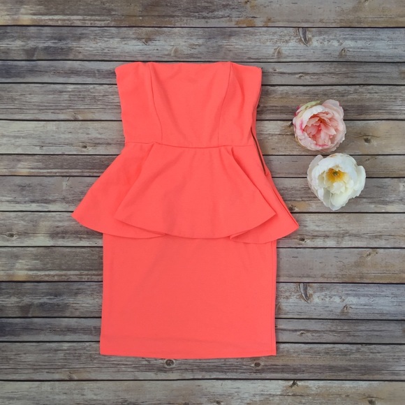 Zara Dresses & Skirts - NWT Zara Neon Coral Strapless Peplum Mini Dress